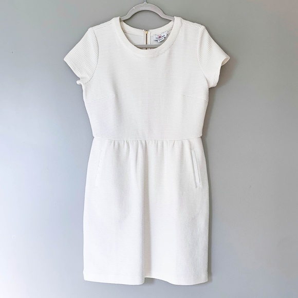 Vineyard Vines Dresses & Skirts - Vineyard Vines Zip Up Cream White Scuba Dress